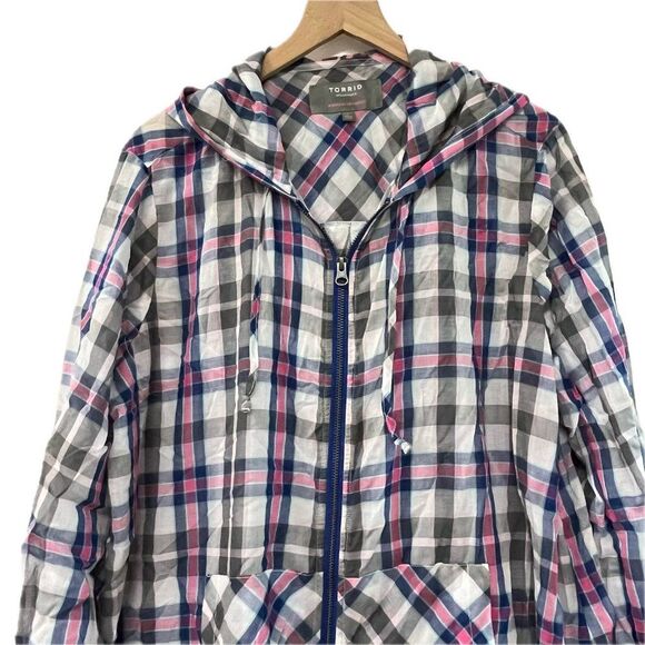 Torrid Lightweight Blue & Pink Plaid Jacket - Size 2X - Picture 2 of 5